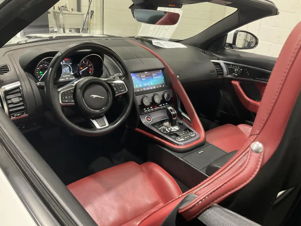 Jaguar F-Type снимка Jaguar F-Type