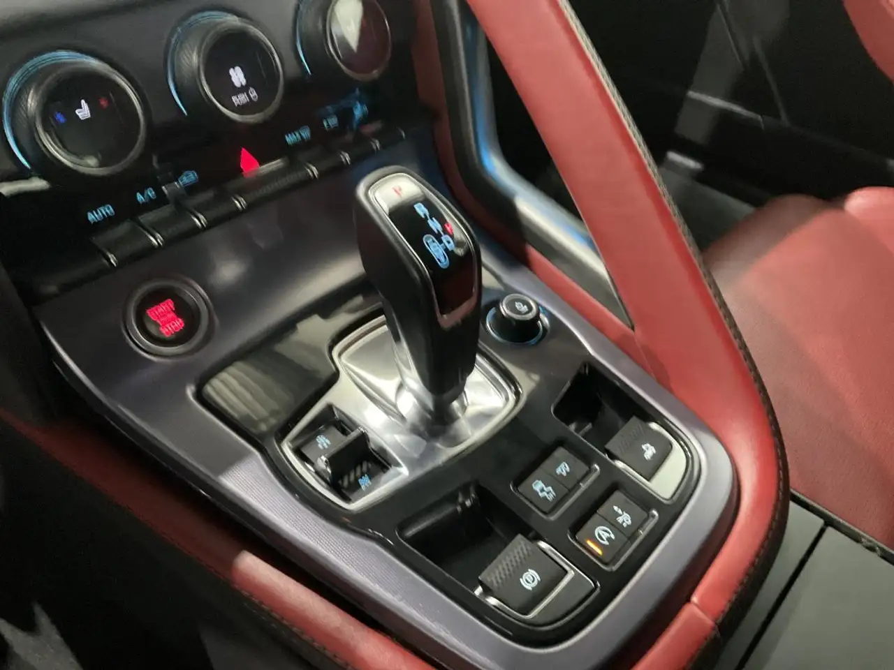 Jaguar F-Type снимка Jaguar F-Type