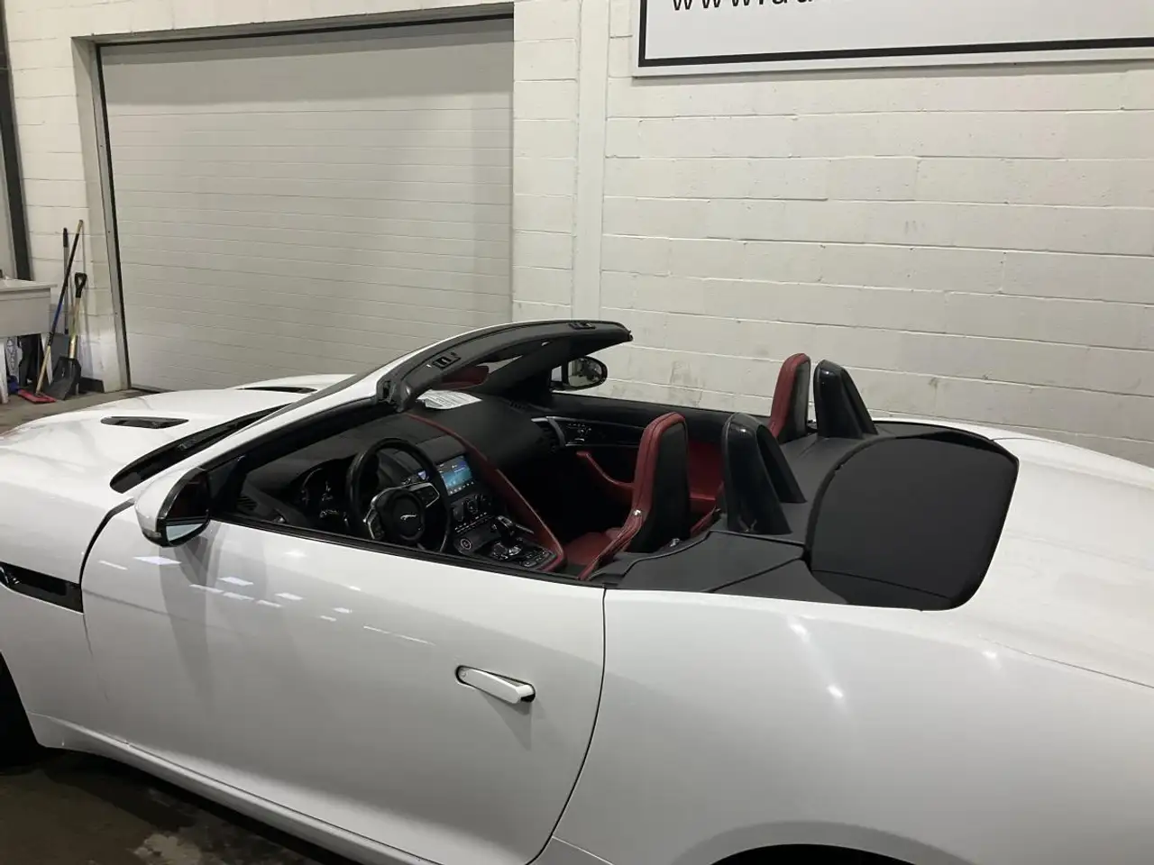 Jaguar F-Type снимка Jaguar F-Type