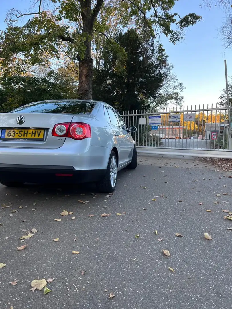 Volkswagen Jetta 1.9 TDI Comfortline Grijs - 2