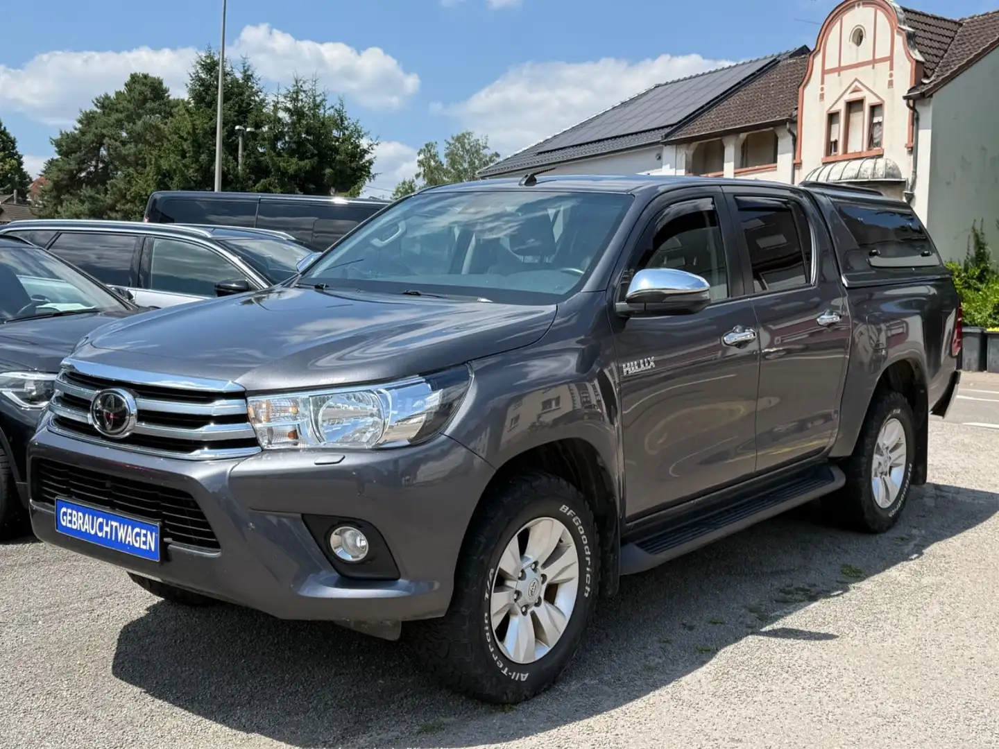 Toyota Hilux Double Cab 4x4 Navi Automatik Grau - 1