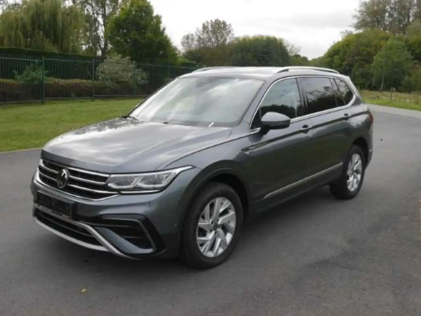 Volkswagen Tiguan Allspace 4-MOTION*SELLERIE CUIR*GROS ENTRETIEN A JOUR Argent - 1