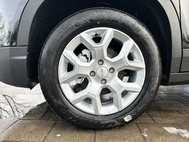 Jeep Avenger view 9
