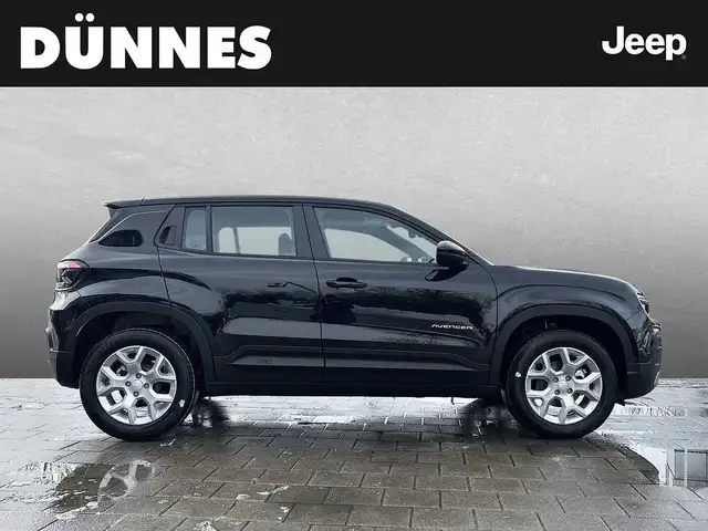 Jeep Avenger view 3