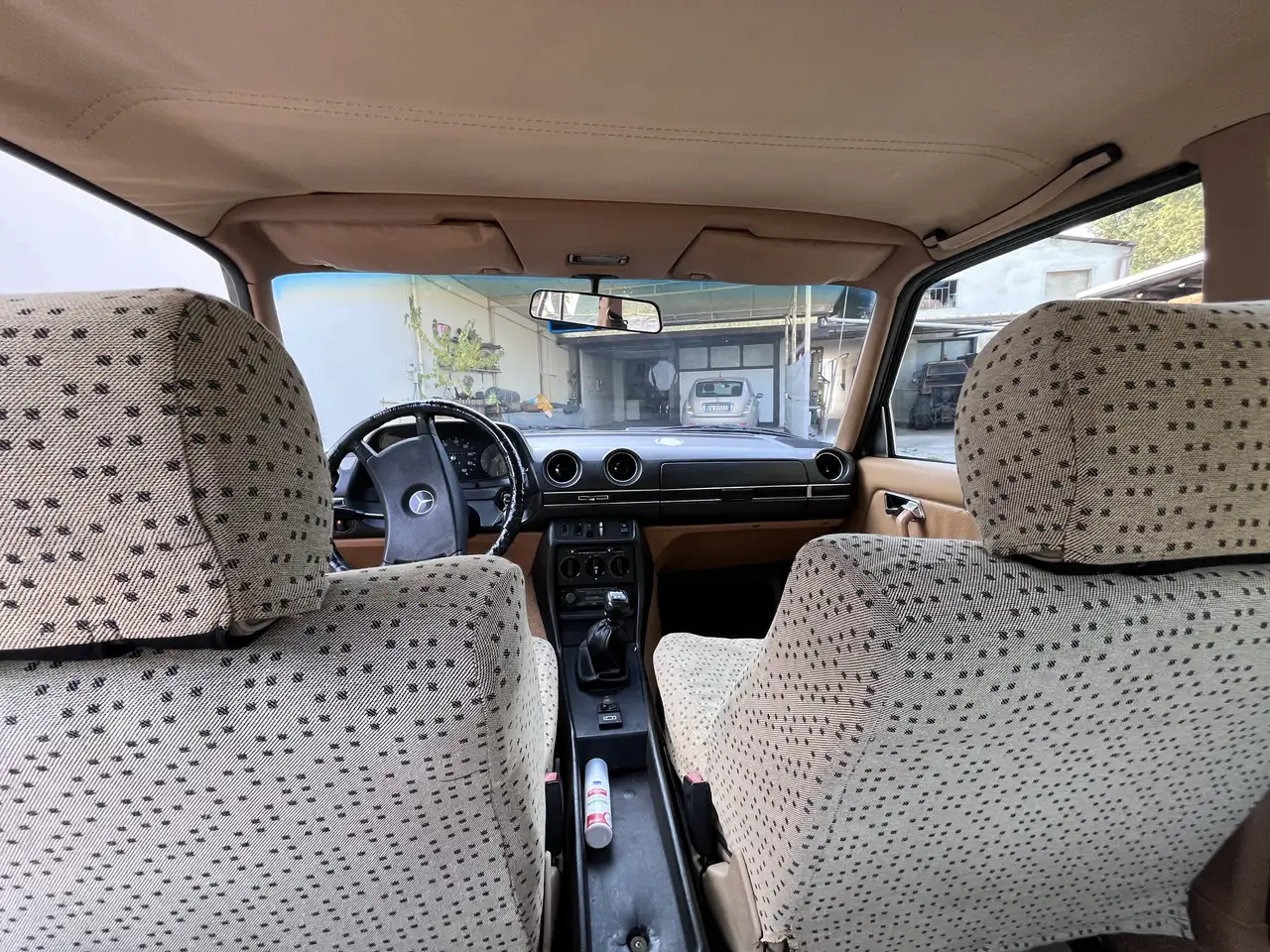 Mercedes-Benz 240, foto 12