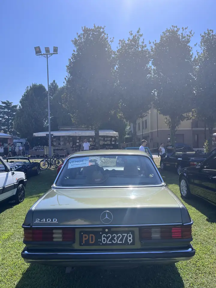 Mercedes-Benz 240, foto 4