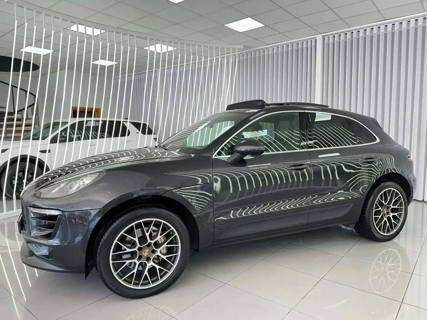 Porsche Macan S Aut. Gris - 2