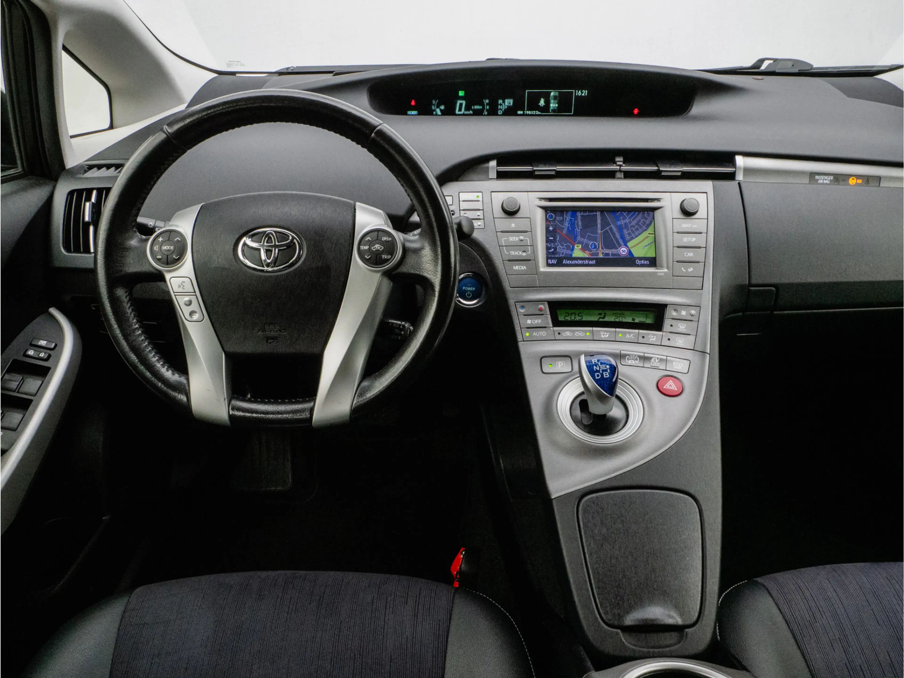 Toyota Prius 1.8 Plug-in Aspiration Trekhaak/ Stoelverwarming/ — photo 15