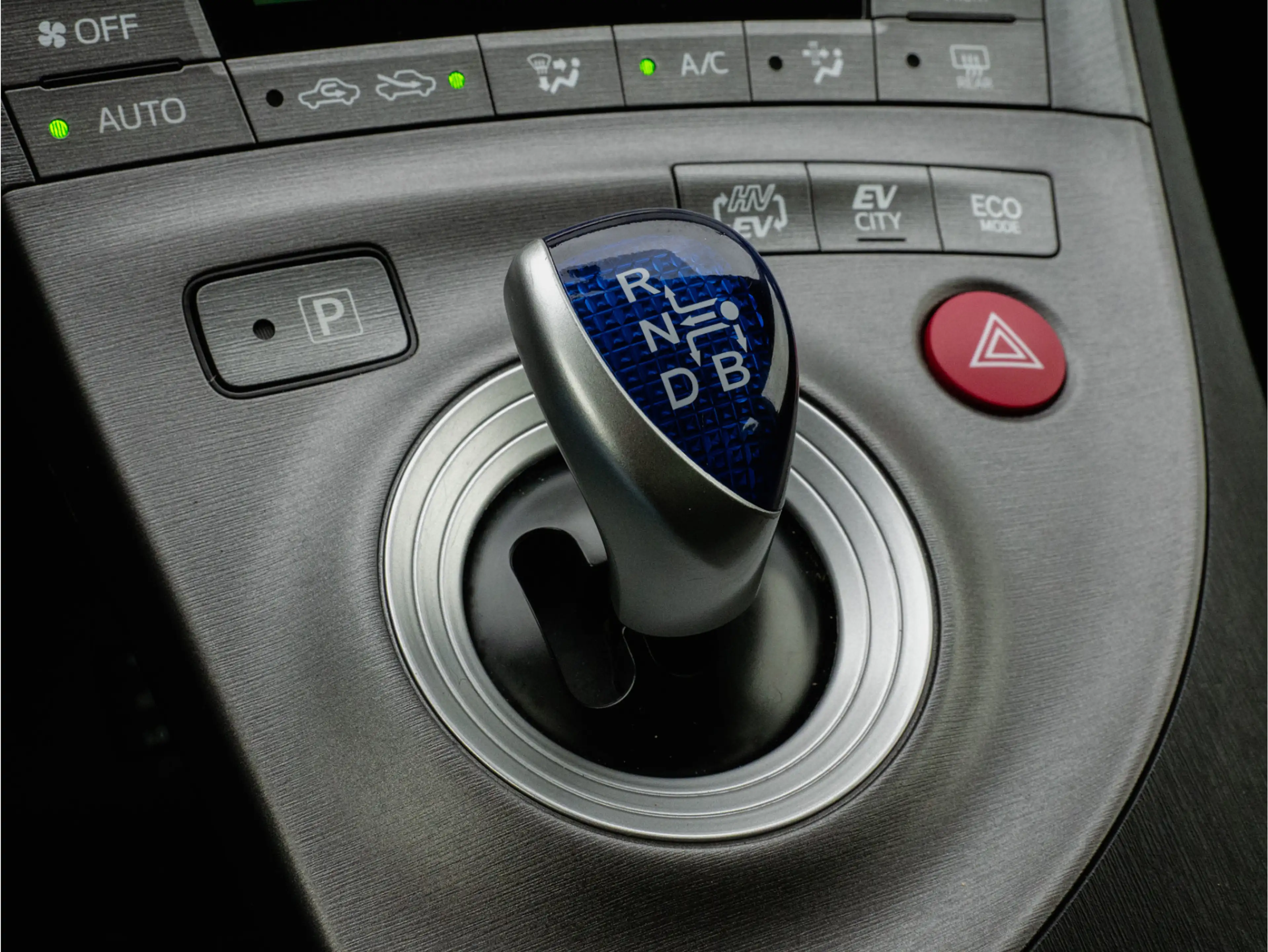 Toyota Prius 1.8 Plug-in Aspiration Trekhaak/ Stoelverwarming/ — photo 36
