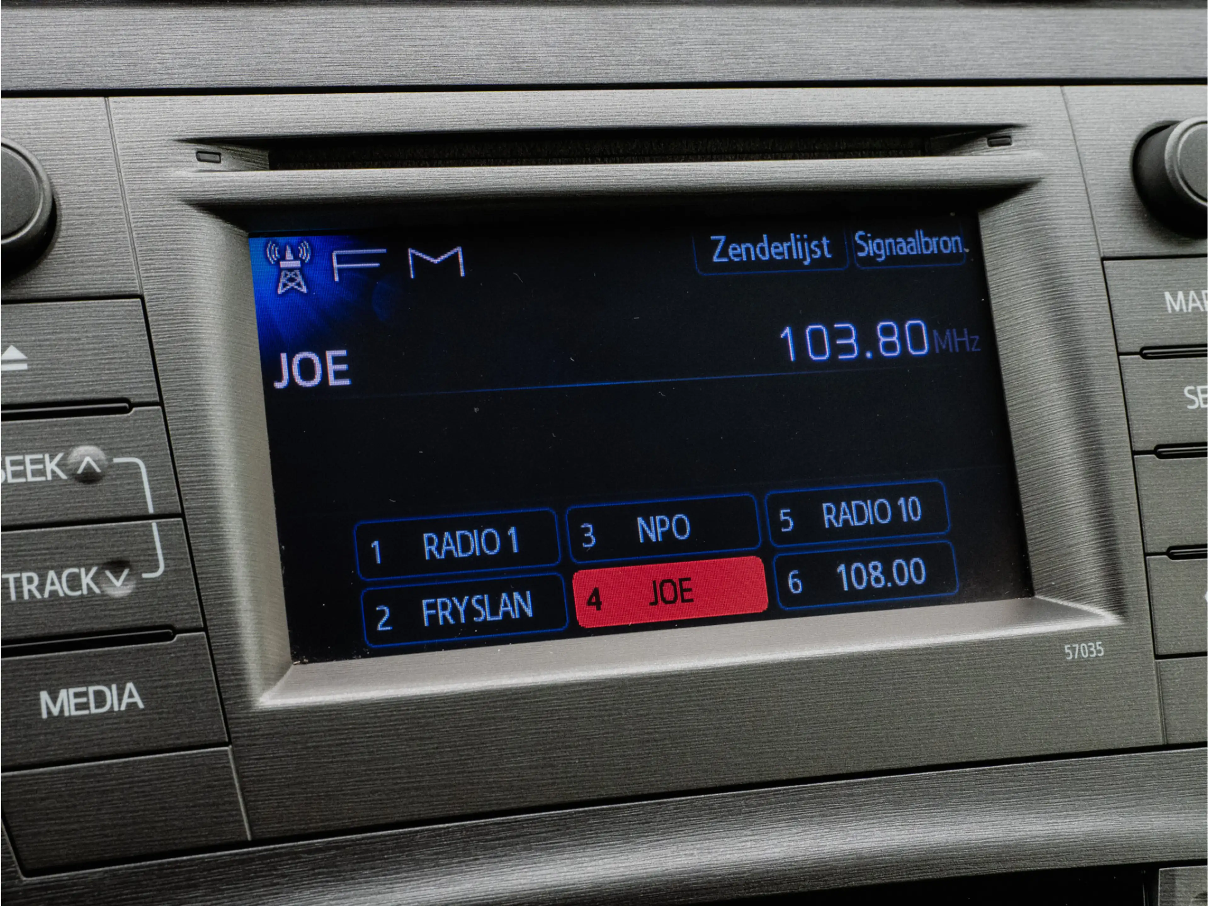 Toyota Prius 1.8 Plug-in Aspiration Trekhaak/ Stoelverwarming/ — photo 35