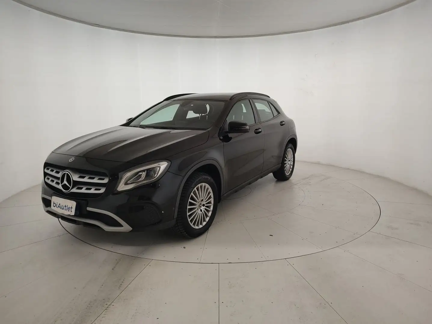 Mercedes-Benz GLA 200 200 d Sport auto Schwarz - 1