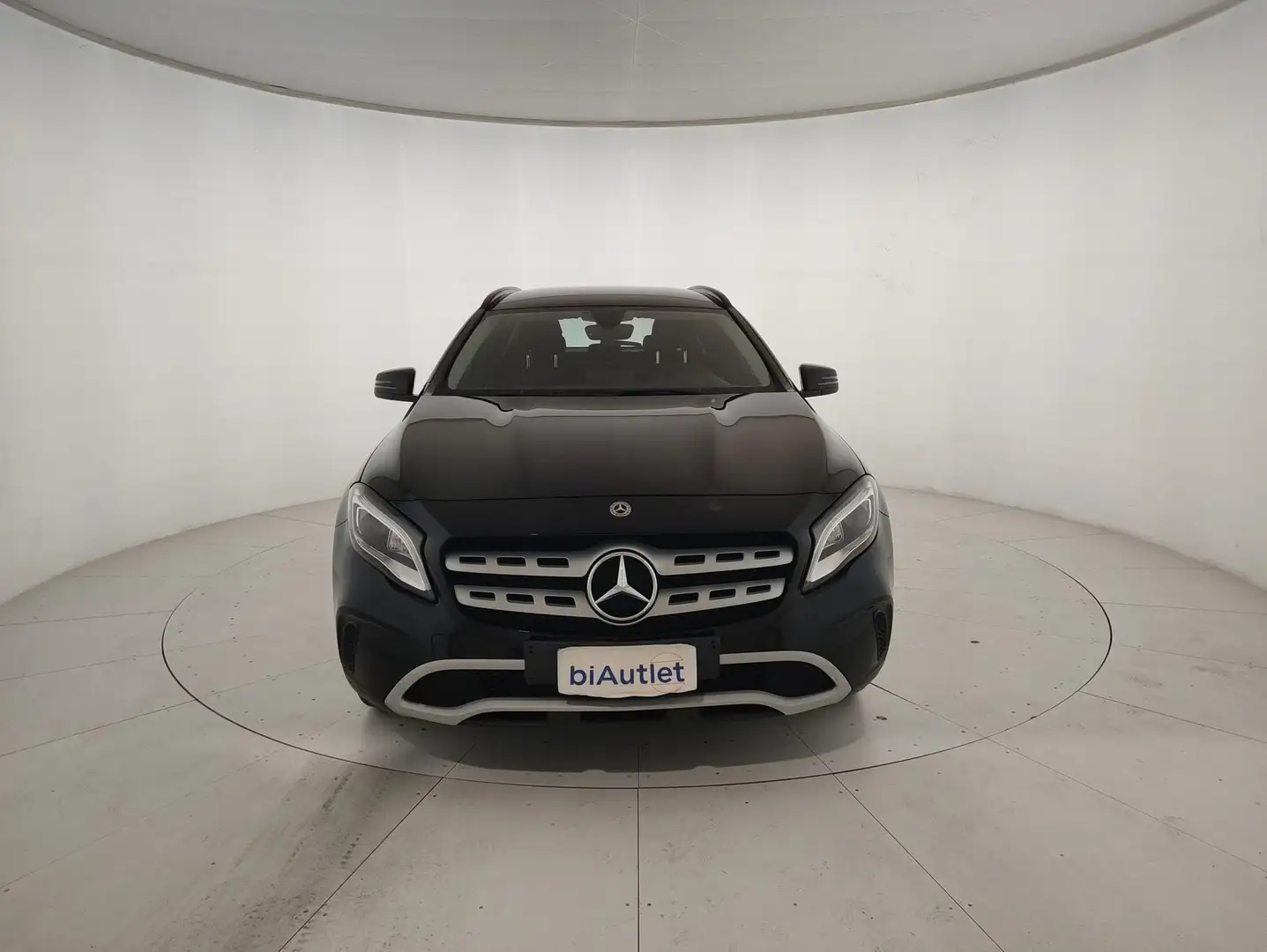 Mercedes-Benz GLA 200 200 d Sport auto Schwarz - 2