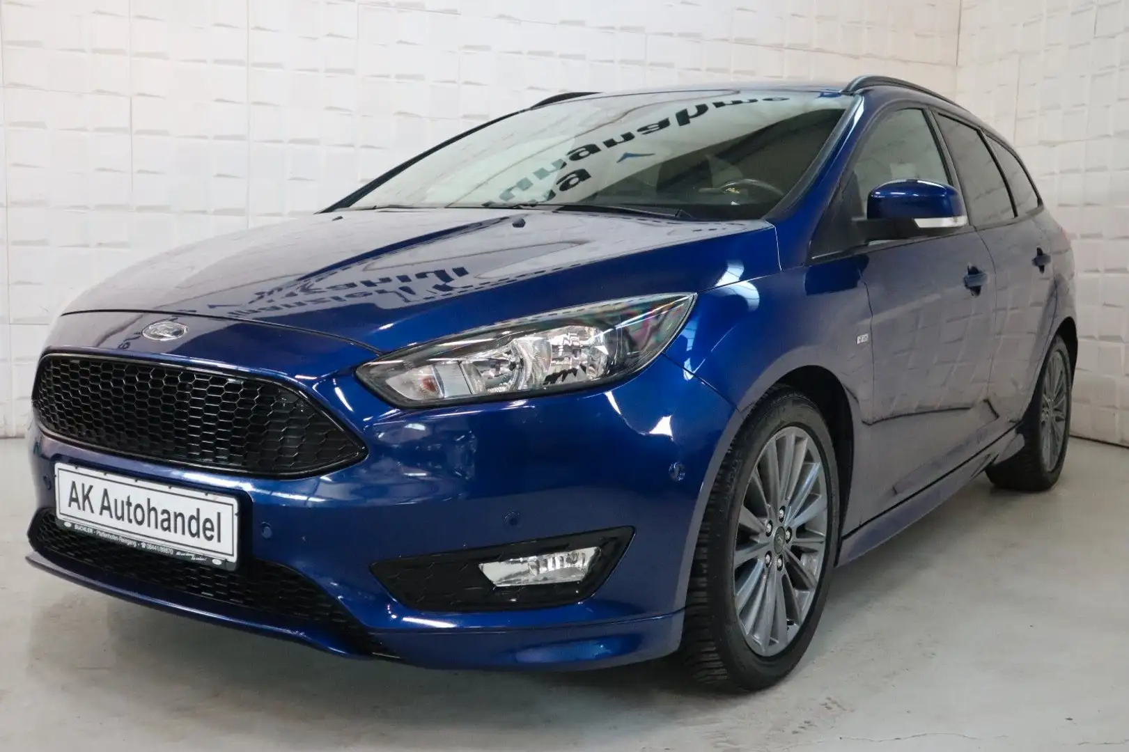 Ford Focus Turnier ST-Line Xenon Navi PDC SHZ Blau - 1