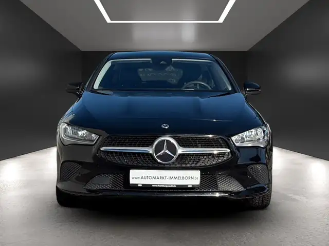 Mercedes-Benz 250 view 9
