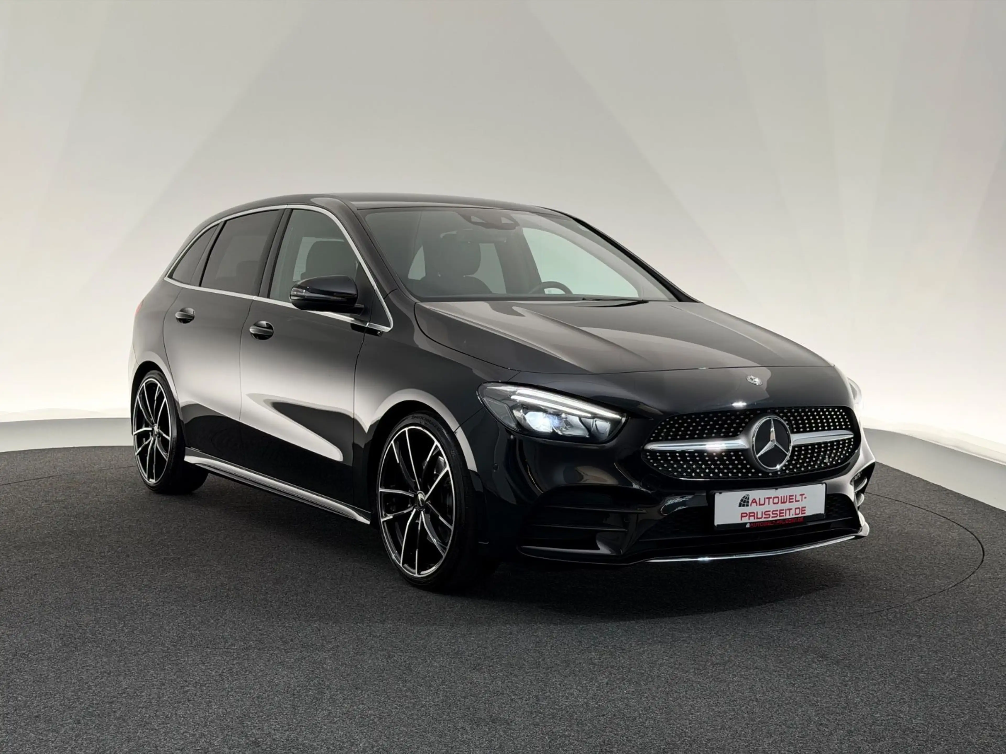 Mercedes-Benz B 220 *AMG LINE*LED-R.KAM-MBUX-SHZ-TOT.W-AMBIENTE