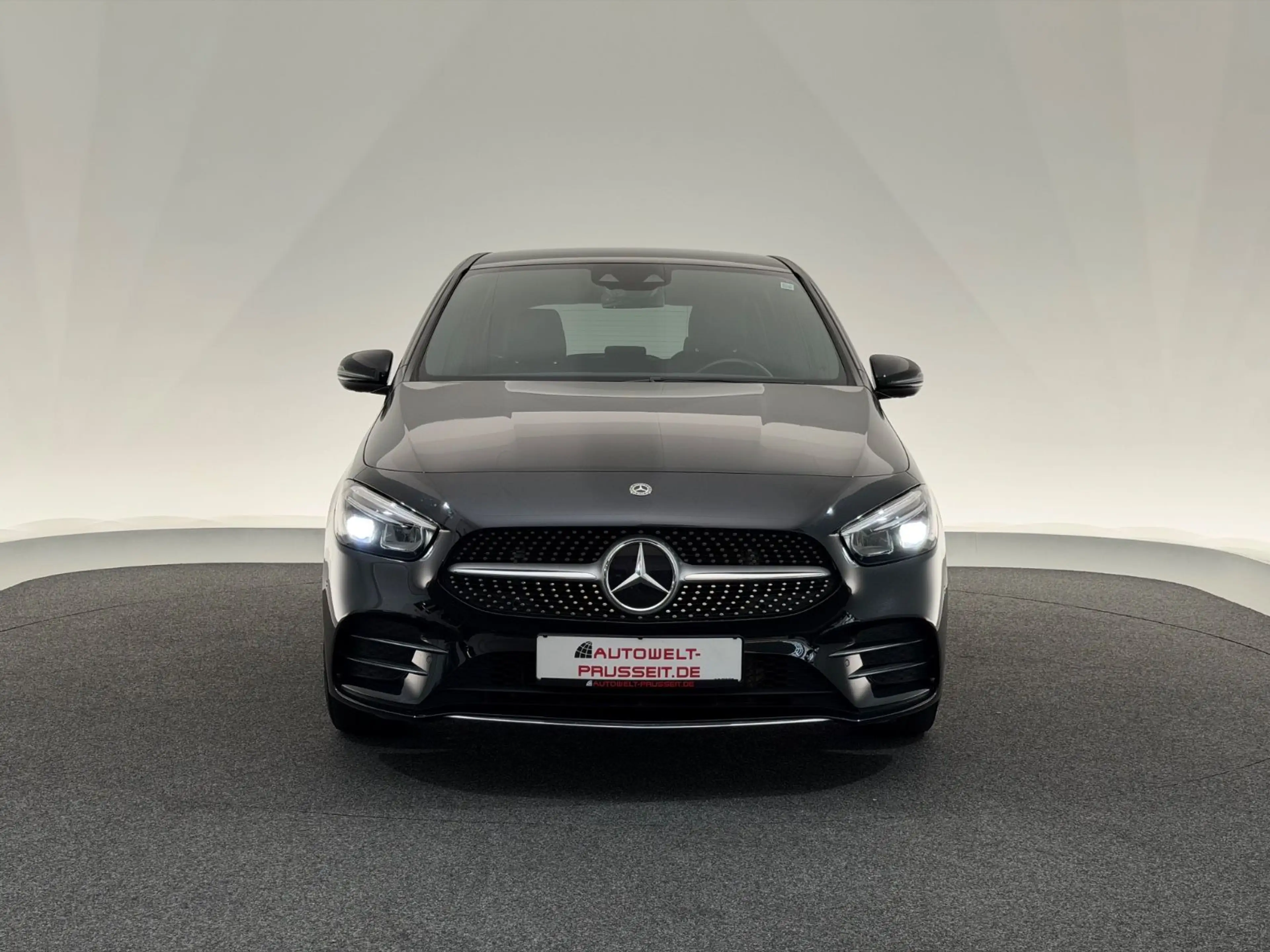 Mercedes-Benz B 220 *AMG LINE*LED-R.KAM-MBUX-SHZ-TOT.W-AMBIENTE — photo 2