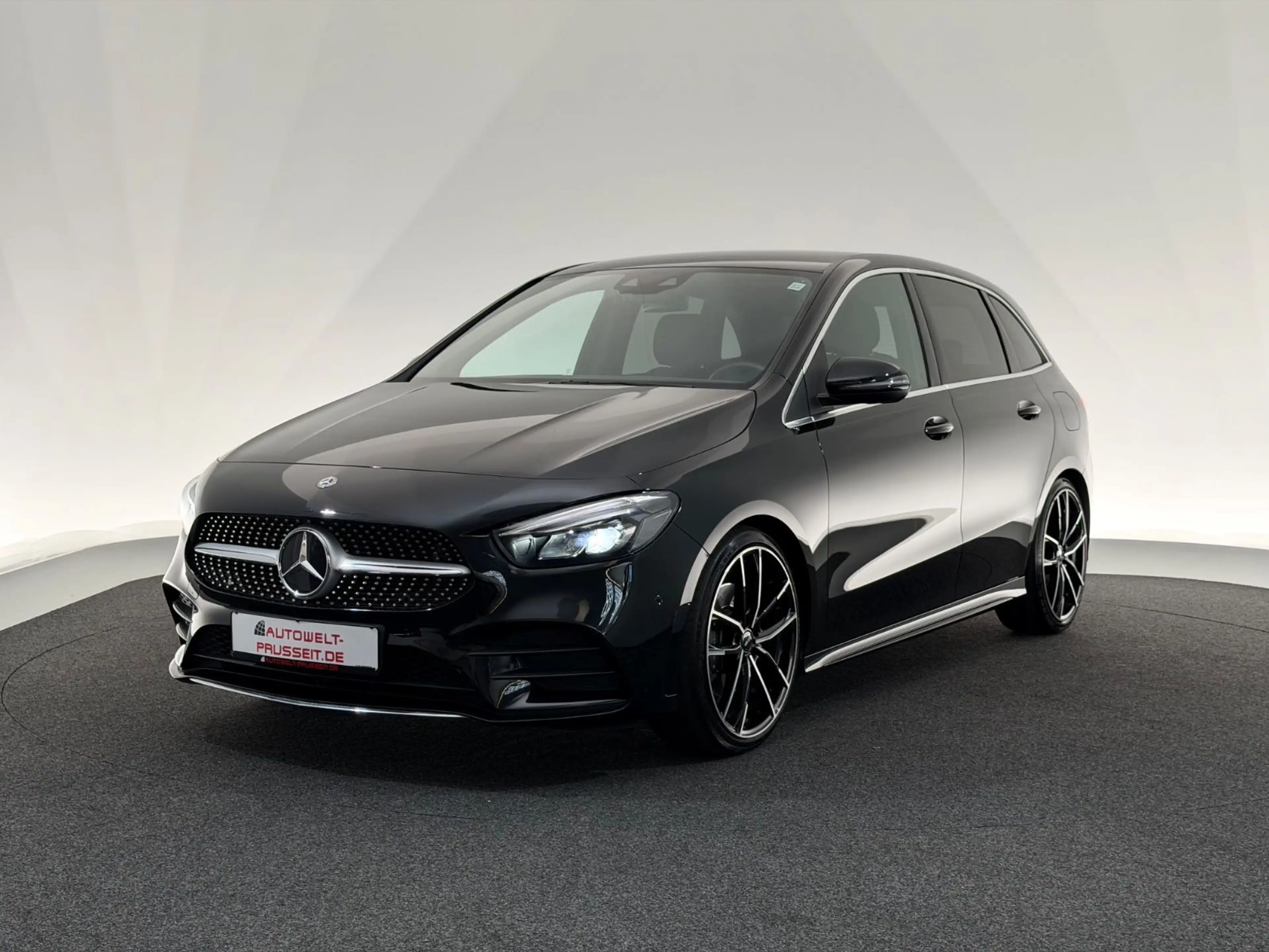 Mercedes-Benz B 220 *AMG LINE*LED-R.KAM-MBUX-SHZ-TOT.W-AMBIENTE — photo 3