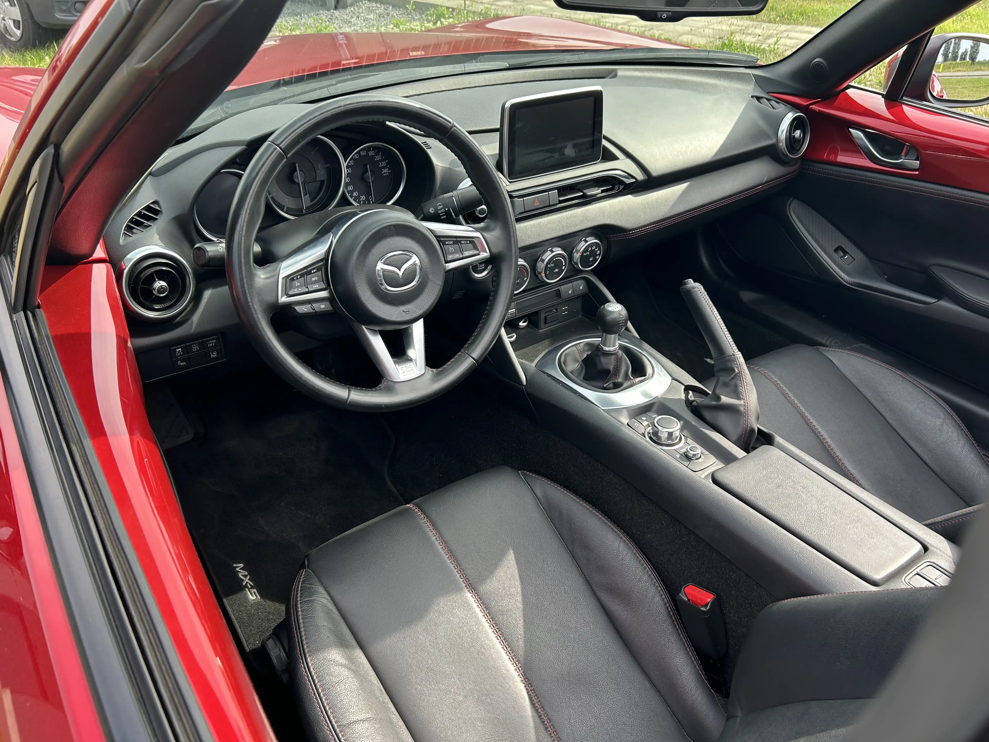 Mazda MX-5 RF SKYACTIV-G 160 Exclusive-Line — photo 9