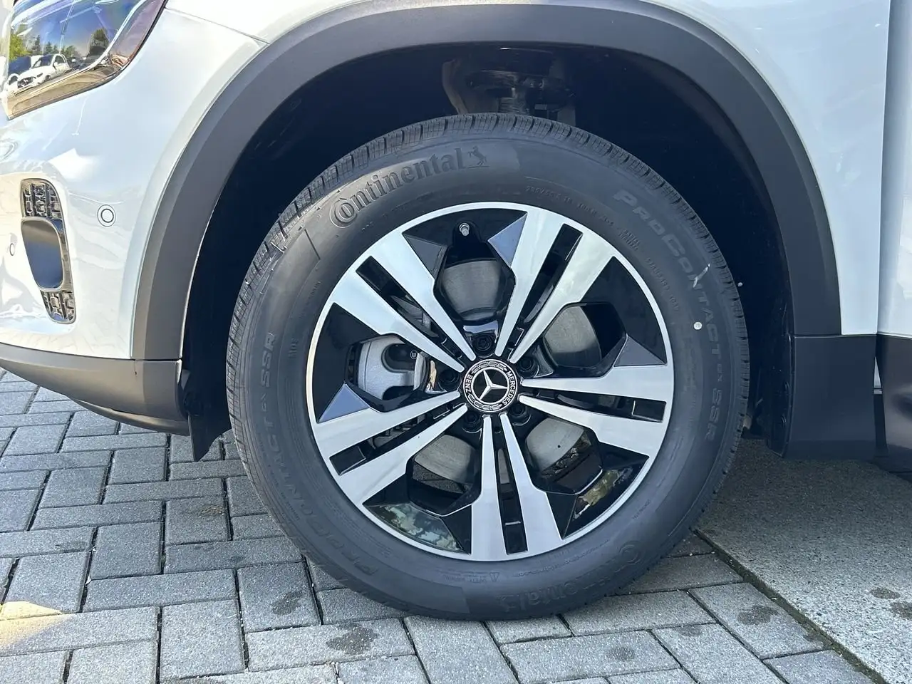 Mercedes-Benz GLB снимка Mercedes-Benz GLB