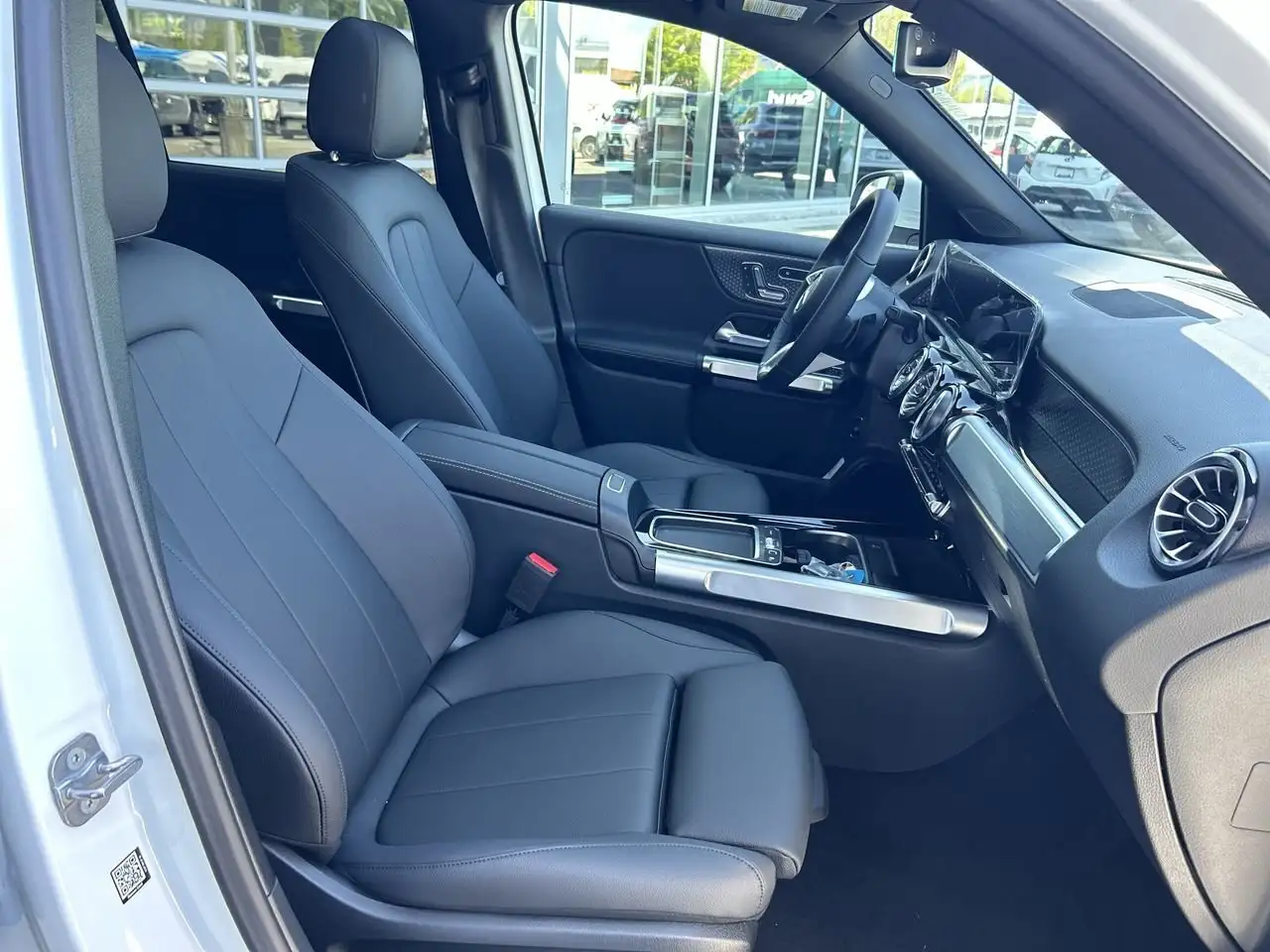 Mercedes-Benz GLB снимка Mercedes-Benz GLB