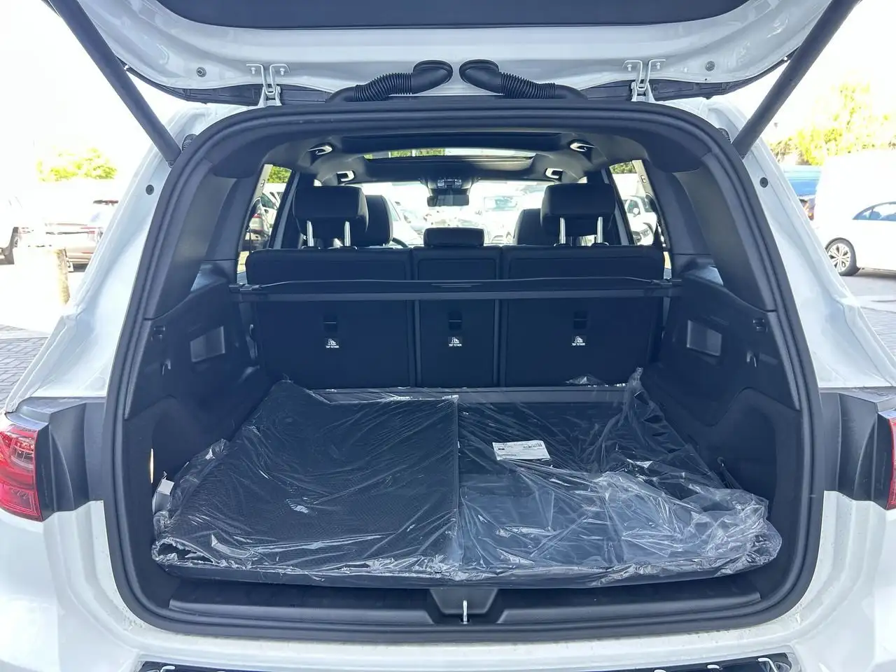 Mercedes-Benz GLB снимка Mercedes-Benz GLB