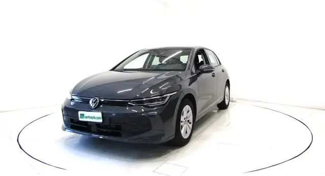 Volkswagen Golf view 3