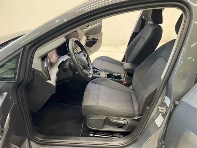 Volkswagen Golf view 6