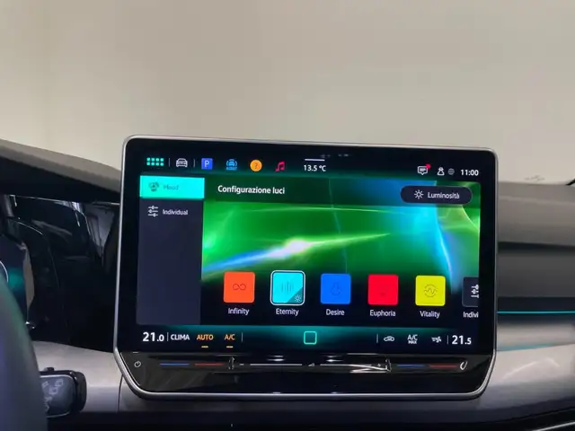 Volkswagen Golf view 13