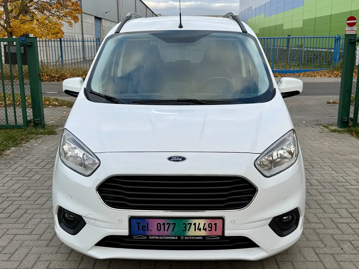 Ford Tourneo Courier Titanium, Navi, R-Kamera, PDC, CarPlay,DAB,SHZ,NSW Blanc - 2
