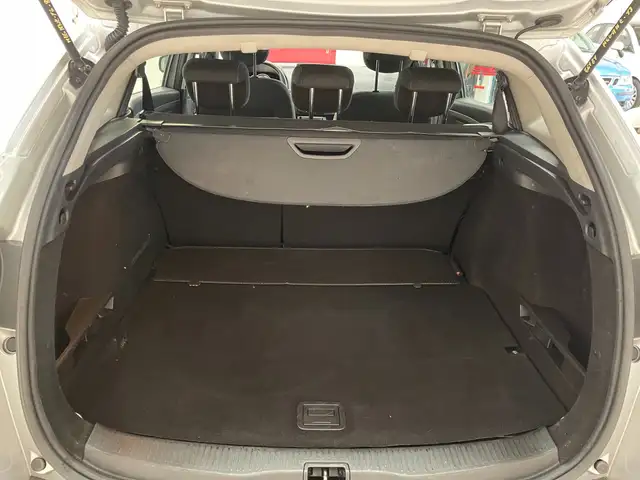 Renault Megane view 11