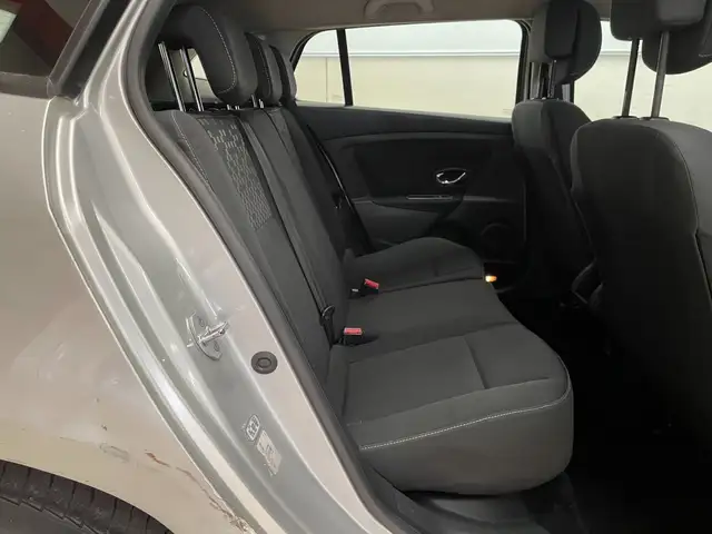Renault Megane view 12