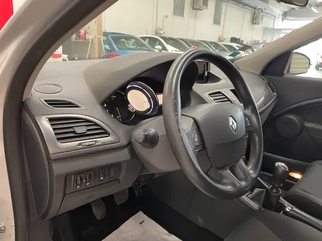 Renault Megane view 8