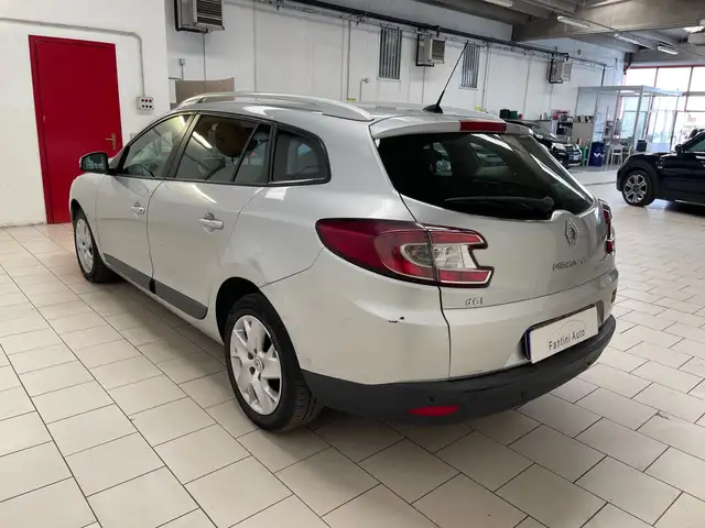 Renault Megane view 5