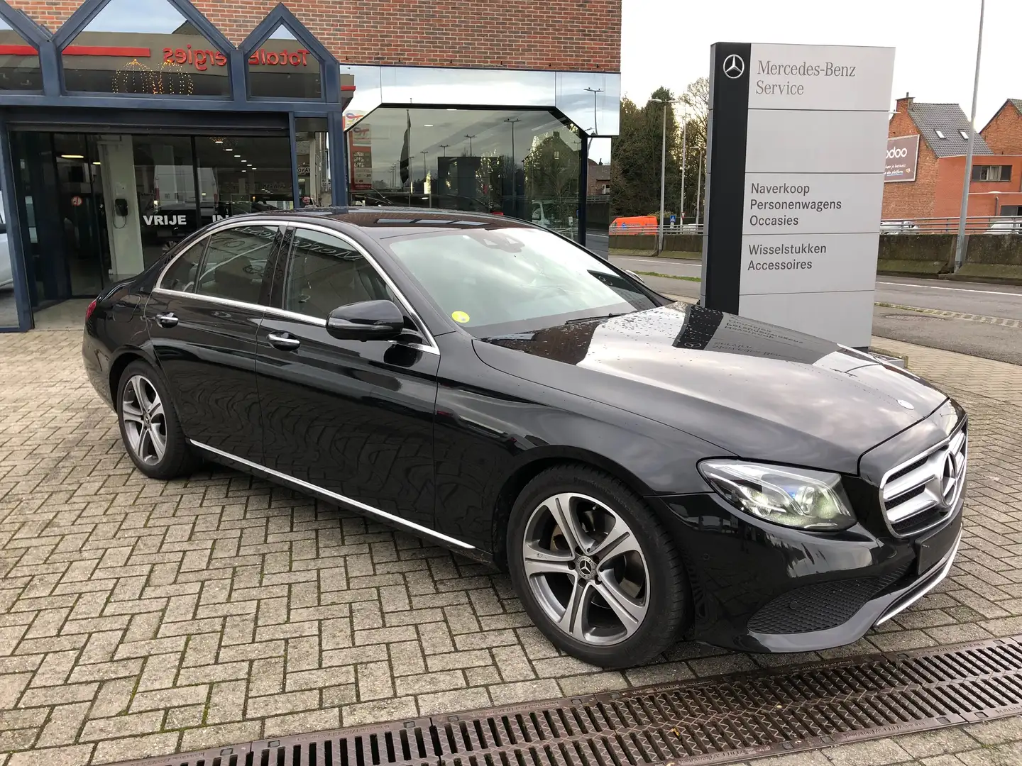 Mercedes-Benz E 220 d Automaat,360°,Carplay,sfeerverlichting, HUD Zwart - 1