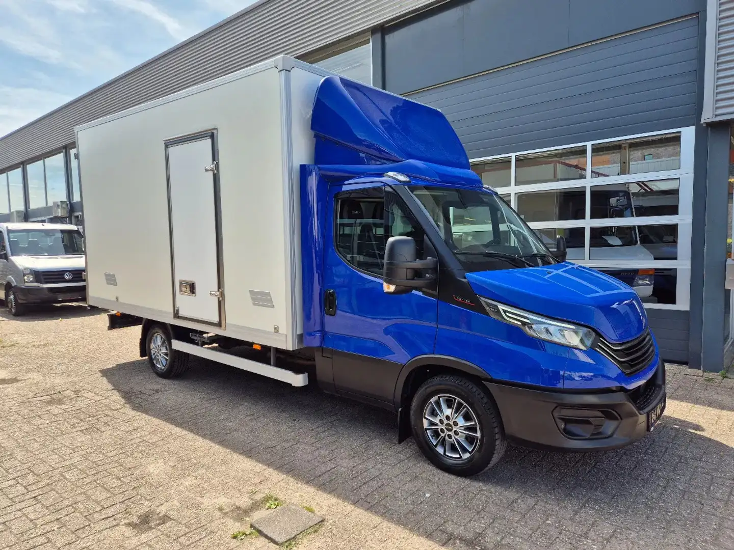 Iveco Daily 35S18 3.0D Koffer/ Xenon/ Airco Blau - 1