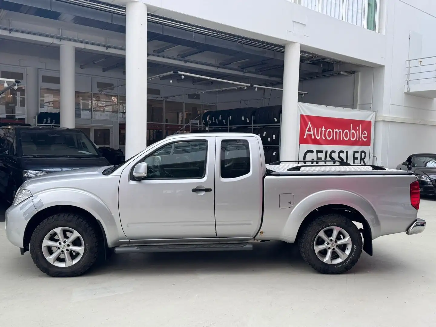 Nissan Navara Pickup King Cab SE 4X4 AHK+Sitzhzg+LKW Argent - 2
