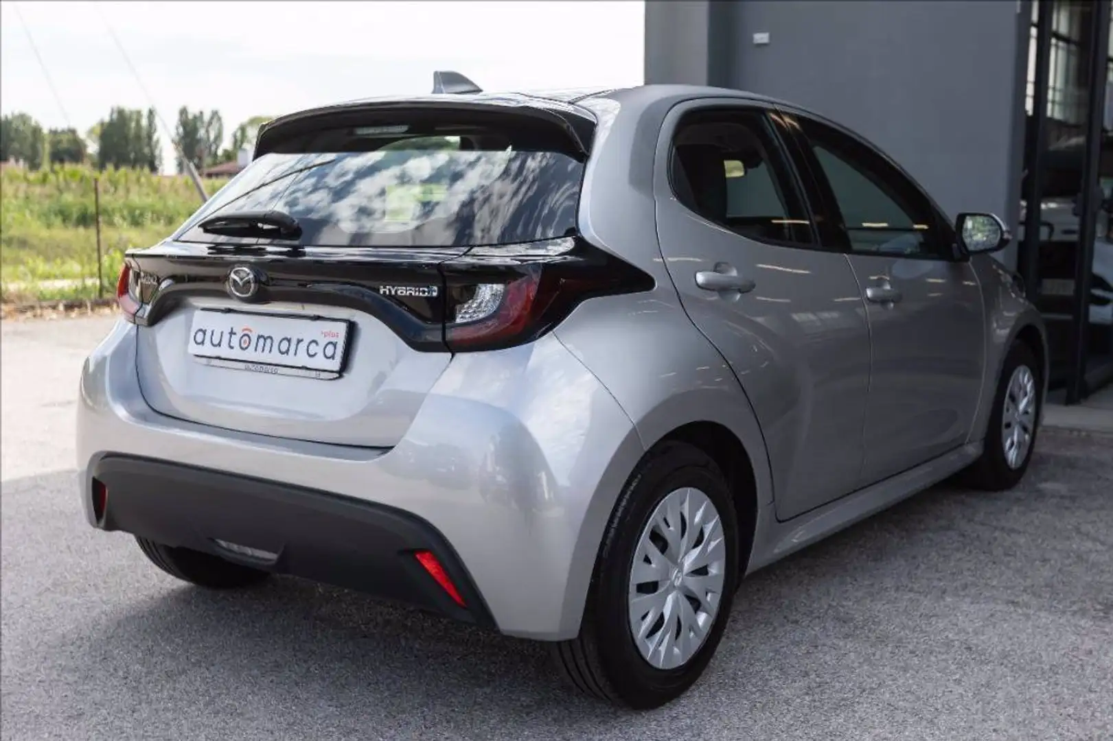 Mazda 2 1.5 vvt full hybrid electric Agile Comfort Pack e- Grijs - 2