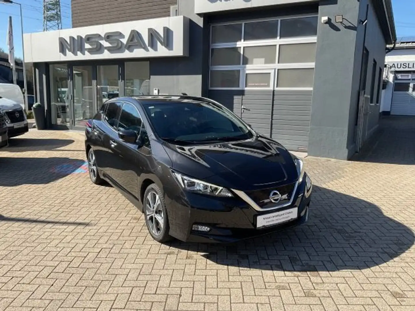 Nissan Leaf 40kWh Tekna Leder SH BOSE Navi AVM ProPilot Noir - 2
