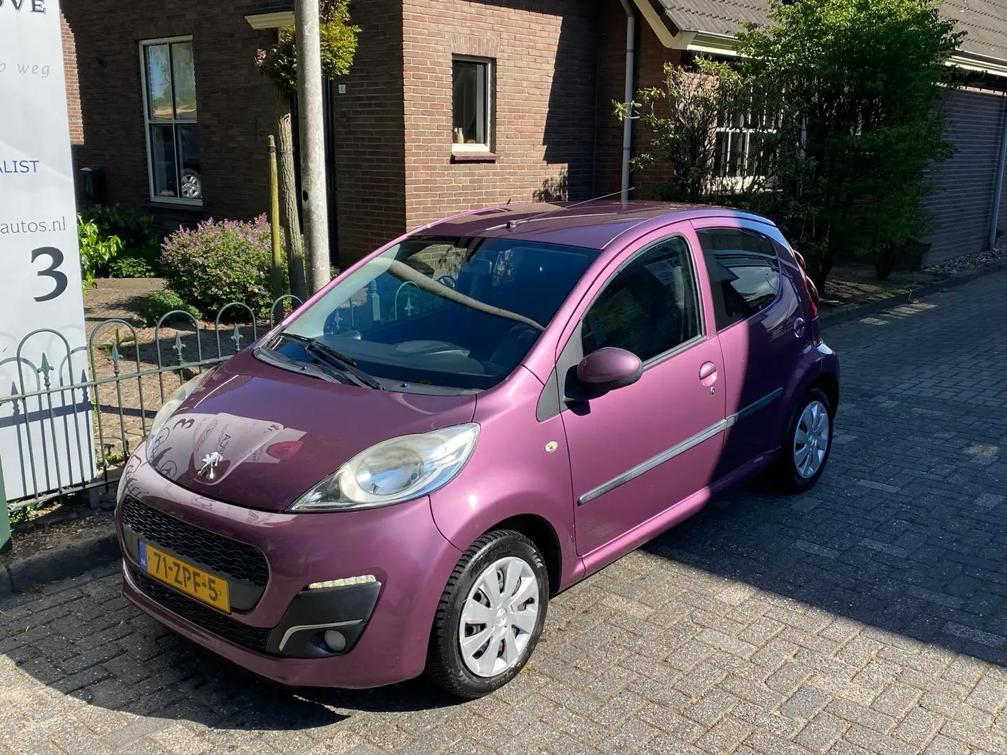 Peugeot 107 1.0 Active 5-Deurs/Airco/CV/El. Ramen Violett - 2