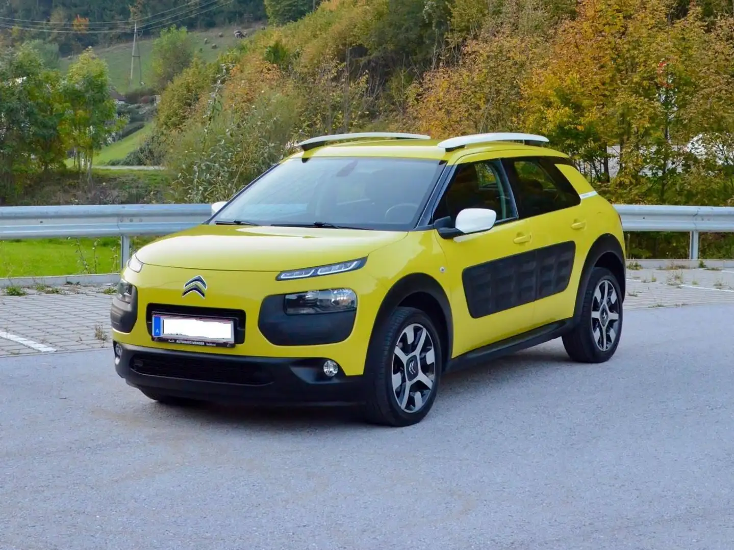 Citroen C4 Cactus C4 Cactus 1,2 VTI82 Feel Feel Gelb - 1