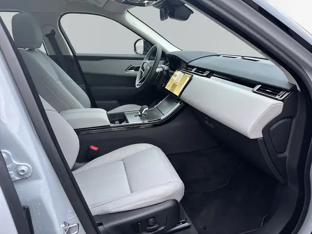 Land Rover Range Rover Velar view 9