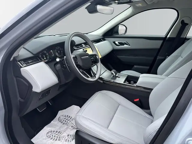 Land Rover Range Rover Velar view 8