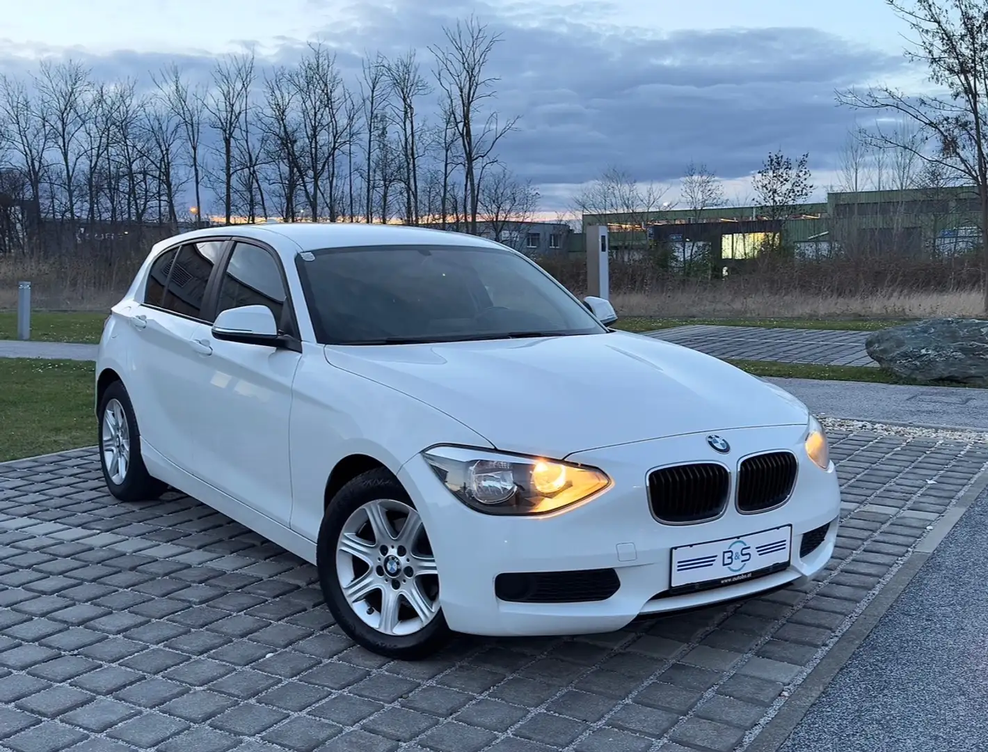 BMW 116 116d Aut. *115.000KM, AUTOMATIK* Weiß - 1
