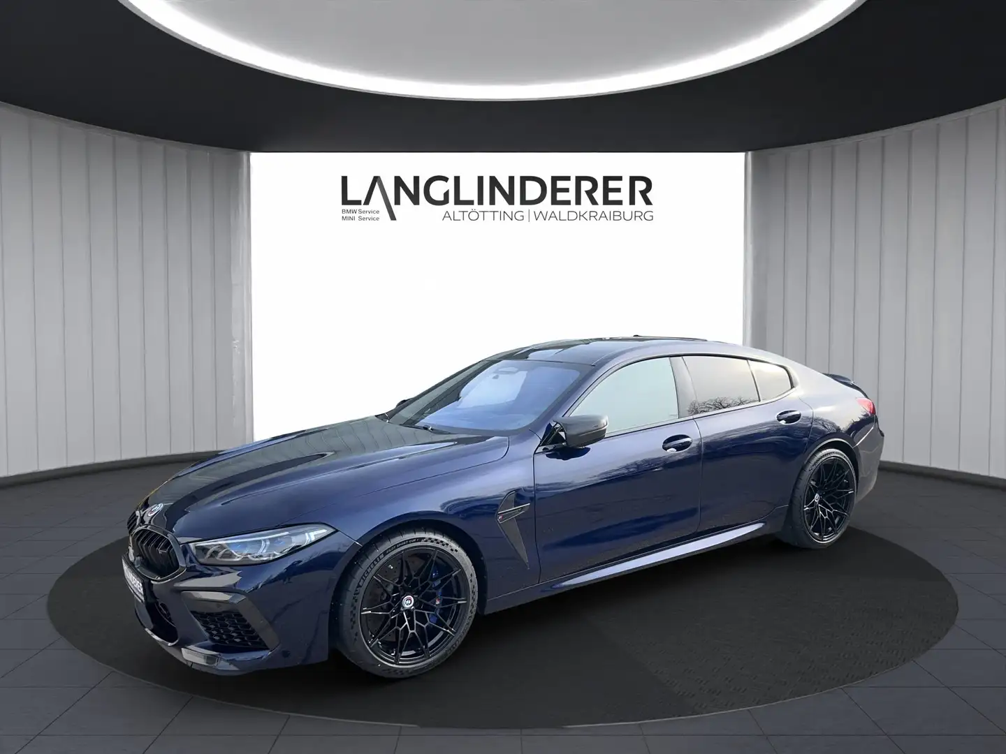 BMW M8 Competition Gran Coupé xDrive  NP192629,- MCarbon Modrá - 1
