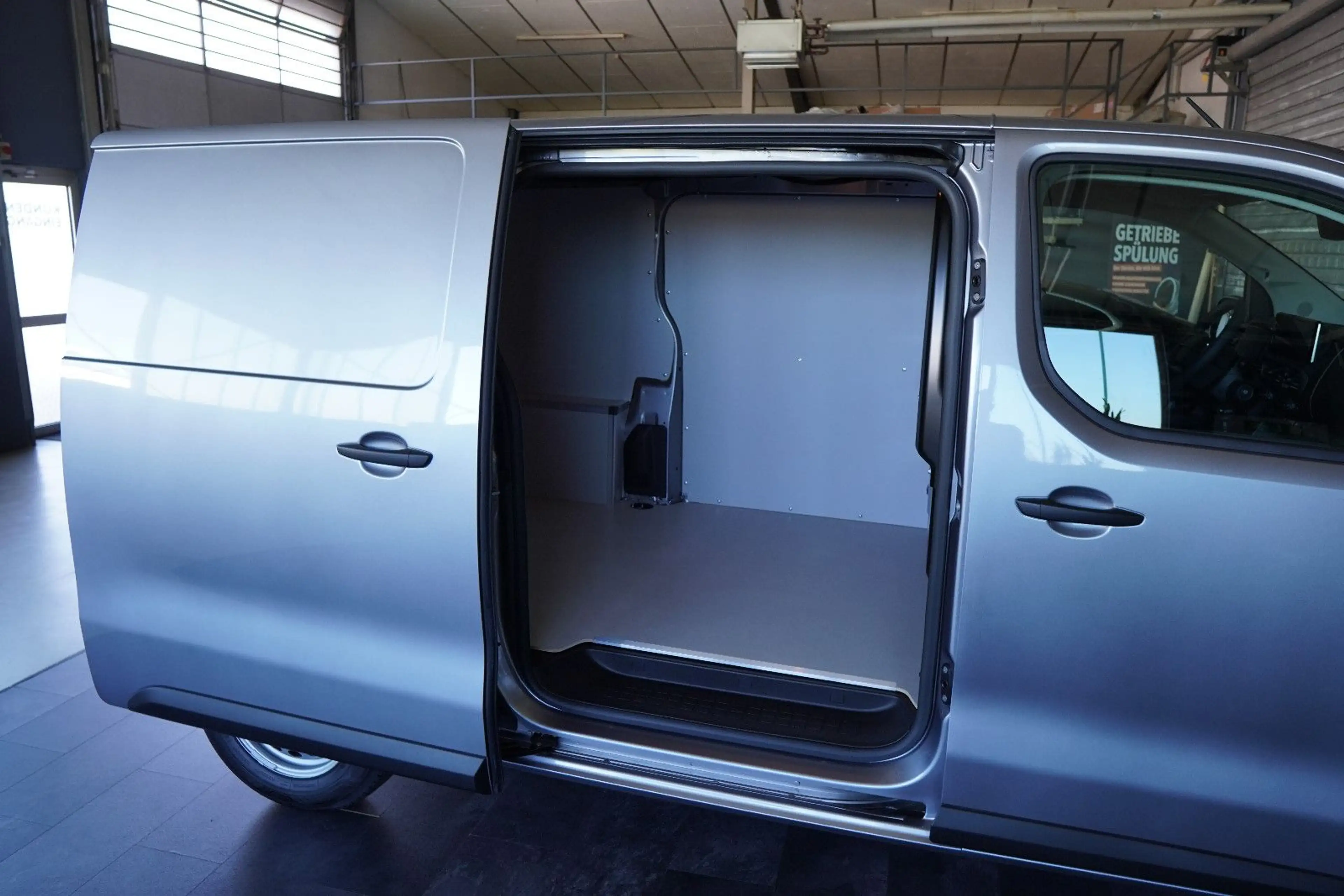 Peugeot Expert Kasten M*Holz Ausbau*180°Kamera*CarPlay* — photo 10