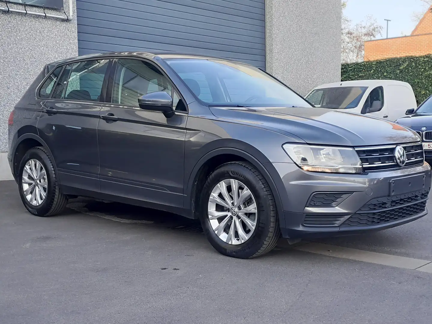 Volkswagen Tiguan 1.5 TSI Grau - 2