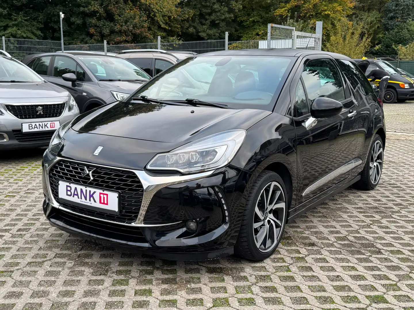 Citroen DS3 1,2i*Kamera*Klima*Auto.*Navi* Schwarz - 1