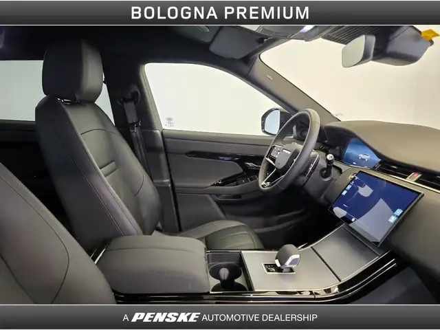 Land Rover Range Rover Evoque view 3