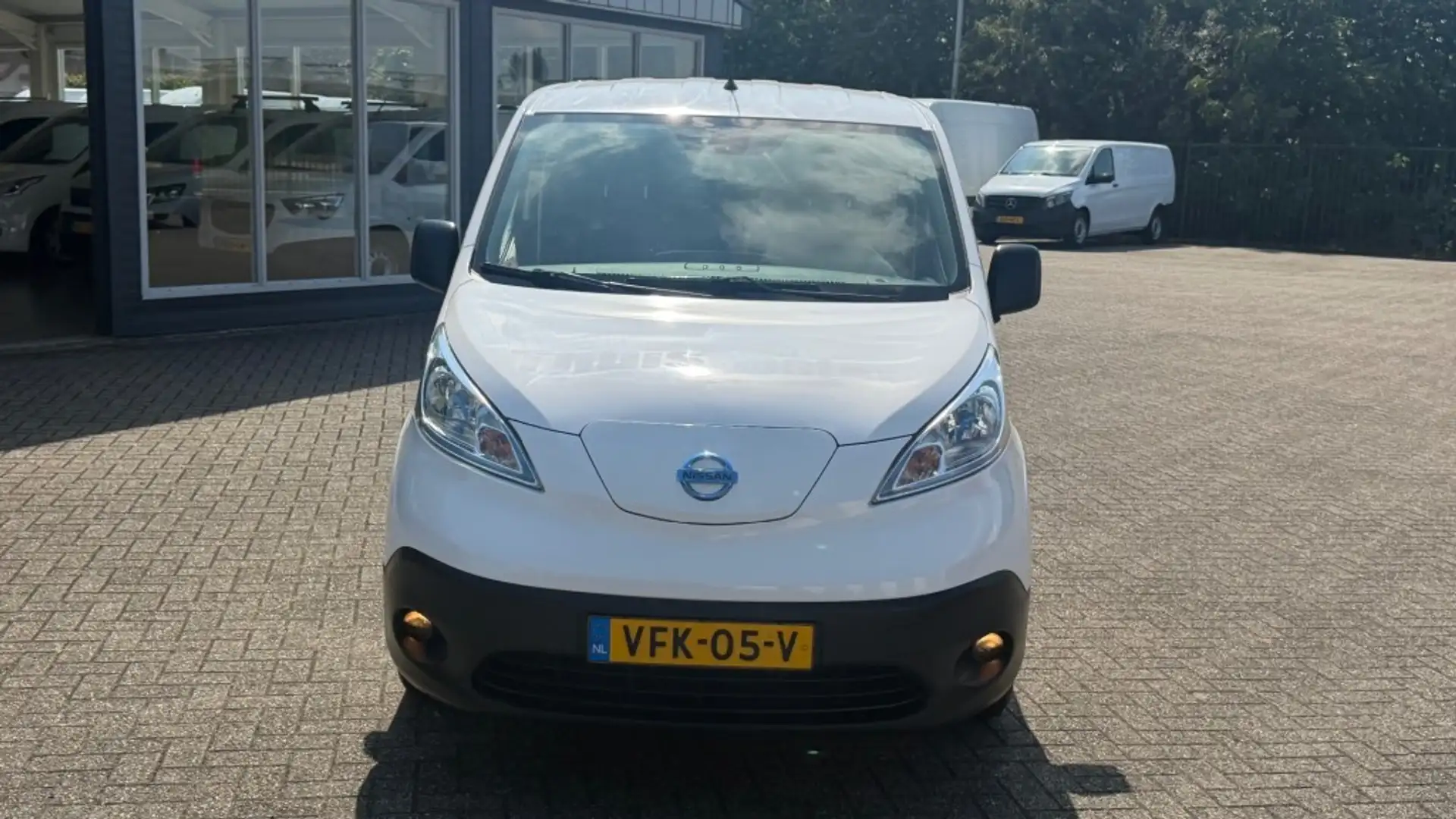 Nissan E-NV200 ZERO EMISSIE 40KWH 80KW 120PK AIRCO/ NAVIGATIE/ CR Weiß - 2