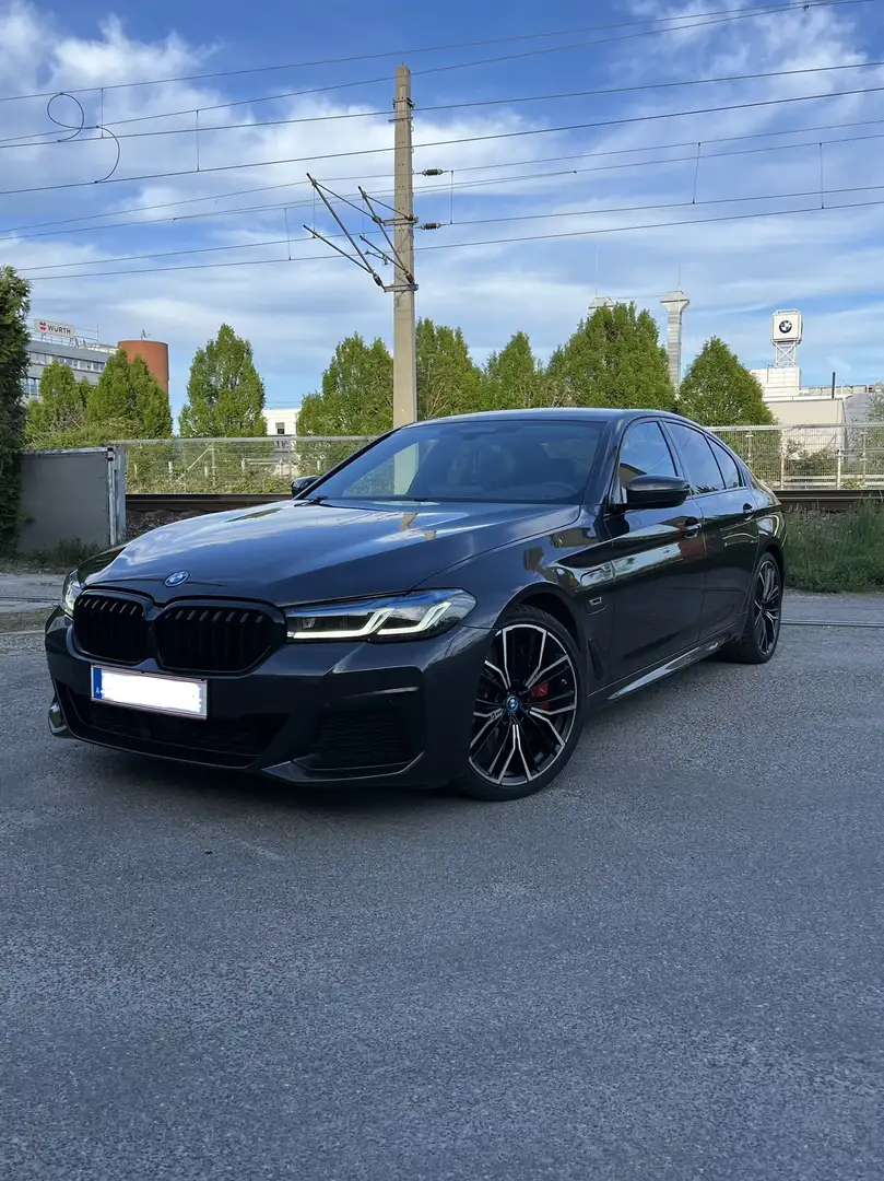 BMW 545 (reserviert) e PHEV xDrive Aut. /B58 Motor Grau - 1